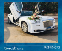 اجعل يوم زفافك لا يُنسى بلمسة من الفخامة: استئجار سيارة ليموزين لزفافك في مصر