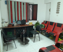 غرفة بمكتب تسويق عقارات للايجار بمدينة نصر الحي الثامن