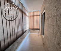 شقة فارغة للايجار جبل عمان طابق أول مساحة 250م 4 نوم اطلالة جميلة