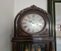 ساعة حائط قديمة منذ 100 سنة تعمل بحالة جيدة تحف فريدة من نوعها أنتاج المانى