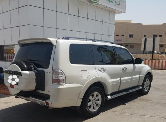 ميتسوبيشي - باجيرو 2014 - معروض (للبيع) في الرياض - السعودية